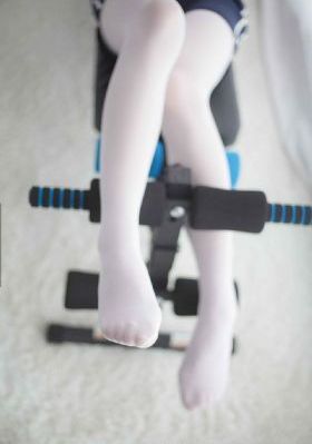 亚洲女厕偷拍一区二区_高清免费播放